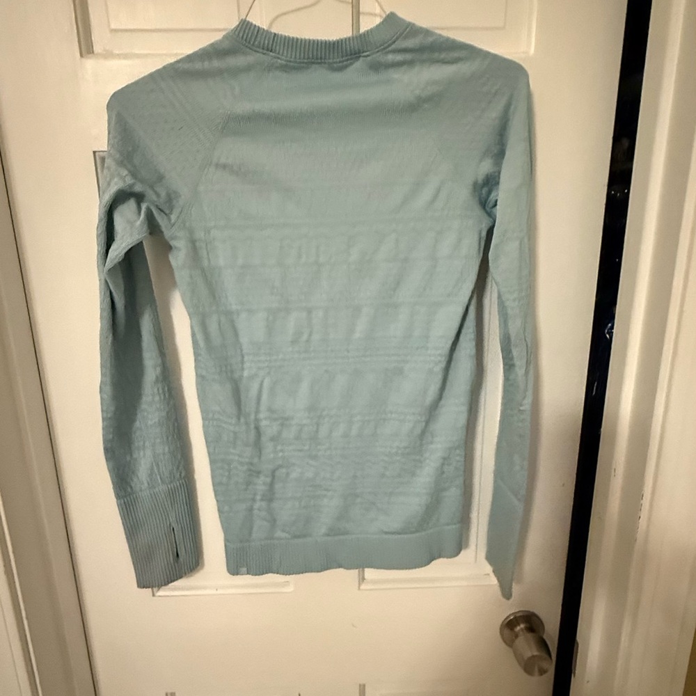 Lululemon Light Blue Ribbed Knit top size 6